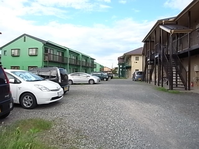 ロイヤルハイツ壱番館内駐車場 外観