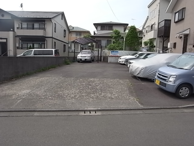四宮駐車場 リビング