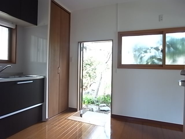 松本様貸家 玄関