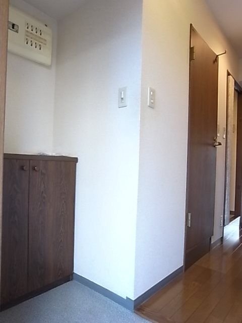 リヴェール橋本 玄関