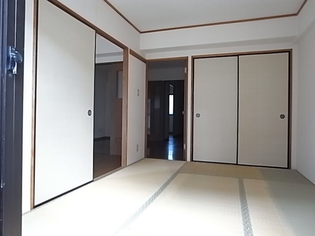 リヴェール橋本 ベッドルーム