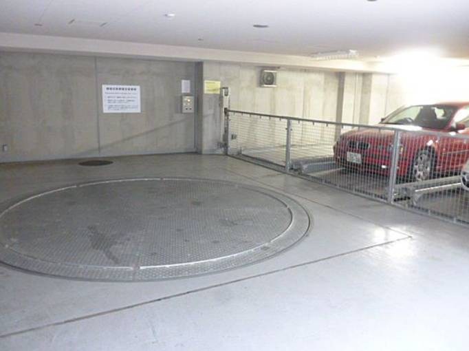 パークハビオ人形町 駐車場