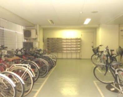 カスタリア新富町 駐車場