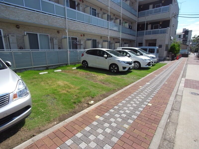 リブリ・みやび 駐車場
