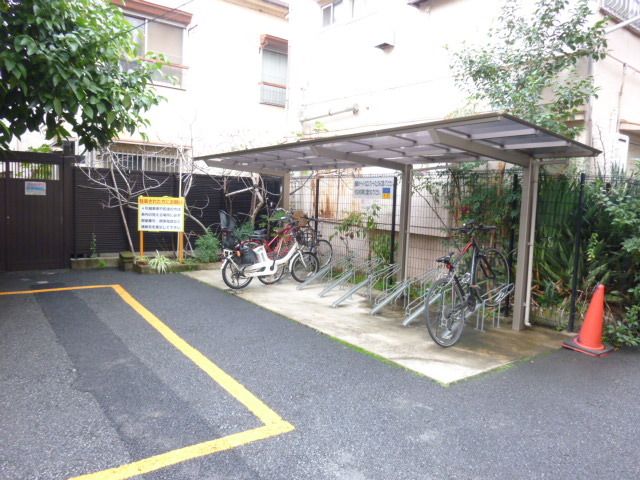 カラクムアチェリア 駐車場