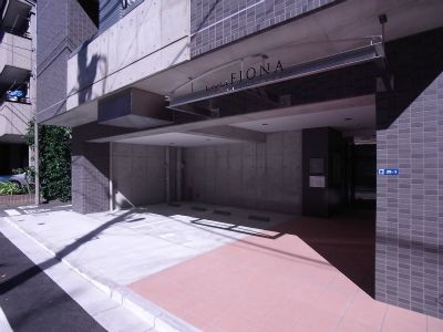 リブリ・Fiona 駐車場