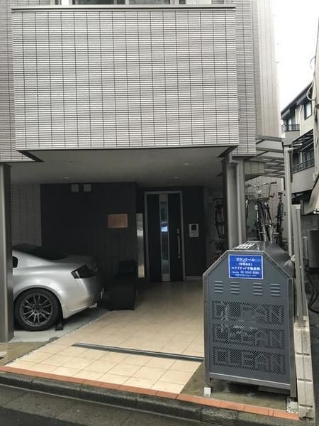 プランドール 駐車場