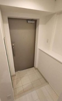 クオリタス門前仲町 玄関