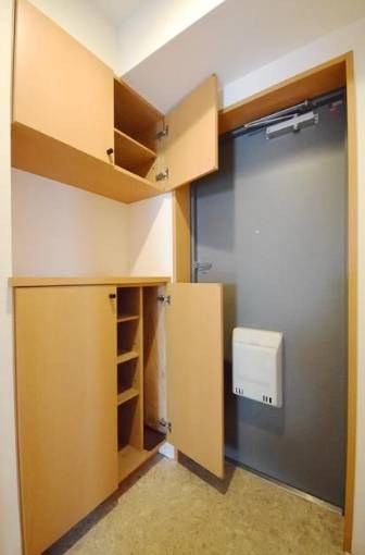 イーストコート平野 玄関