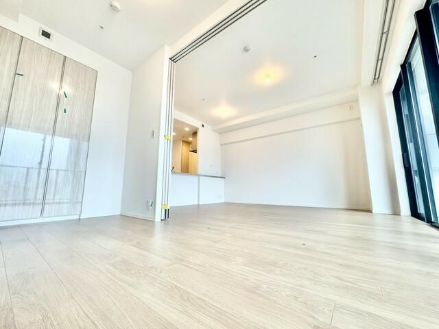 ＧＲＡＮＤ　ＣＩＴＹ　ＴＯＷＥＲ　ＴＳＵＫＩＳＨＩＭＡ リビング