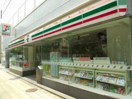 リージア日本橋小伝馬町 コンビニ