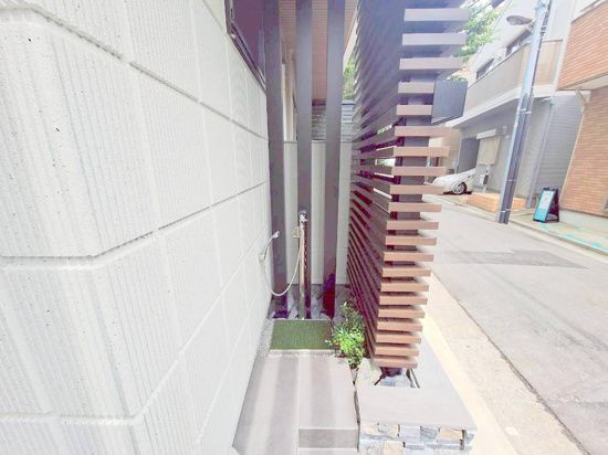 Ｅｎｃｏｒｅ　Ｍａｎｏｒ　アンコールマナー エントランス
