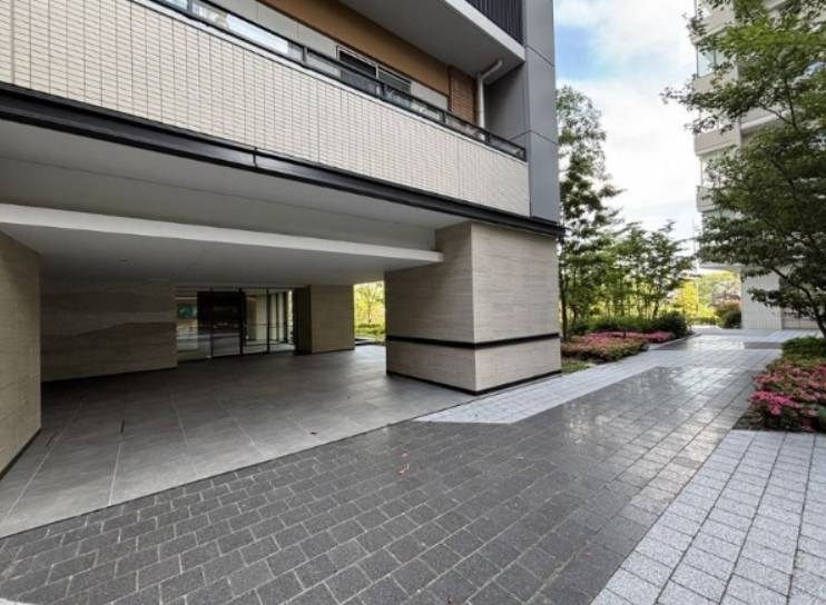 HARUMI FLAG PARK VILLAGE F棟 エントランス