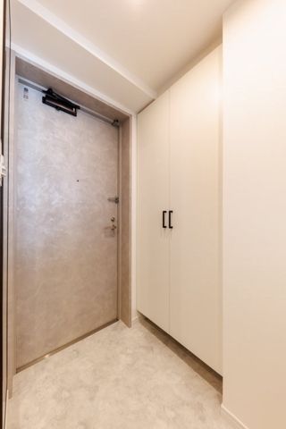 レジディア新川 玄関