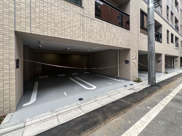 ドゥーエ銀座イーストⅢ 駐車場