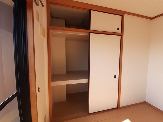 ローレル　ハイツ 収納