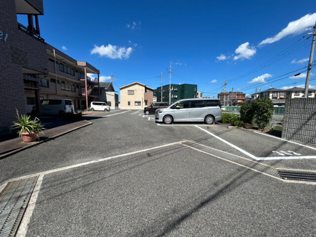 シャンブル２１ 駐車場