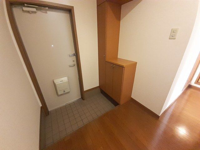 オリエンスＡ 玄関