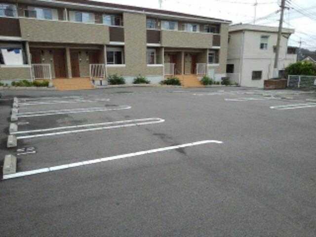 ブリーゼ・Ｍ 駐車場