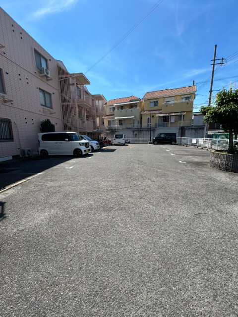 サンモール 駐車場