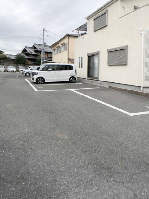 サンハイムＣ棟 駐車場