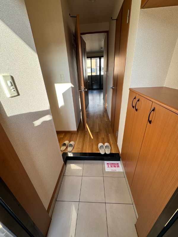 フォンテーヌ美原 玄関