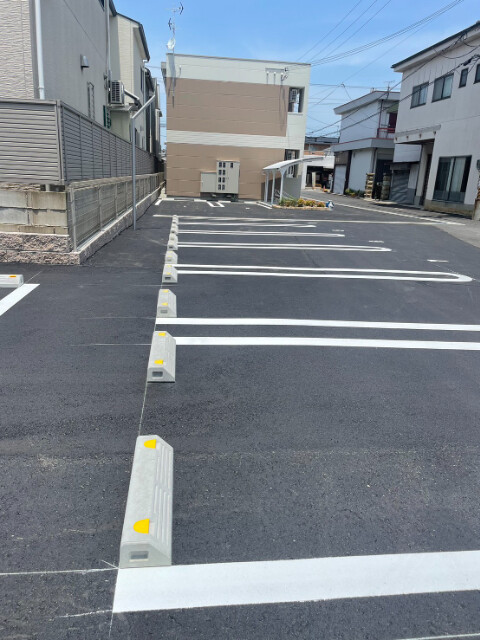 Pavillon Saburon 駐車場