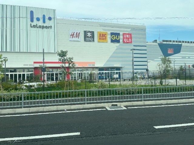 カーサ・フィオーレⅡ ショッピング施設