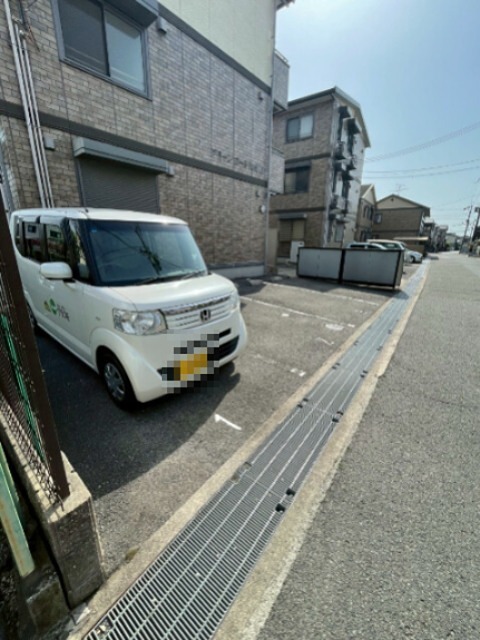 グリーンコート初芝　Ｄ 駐車場