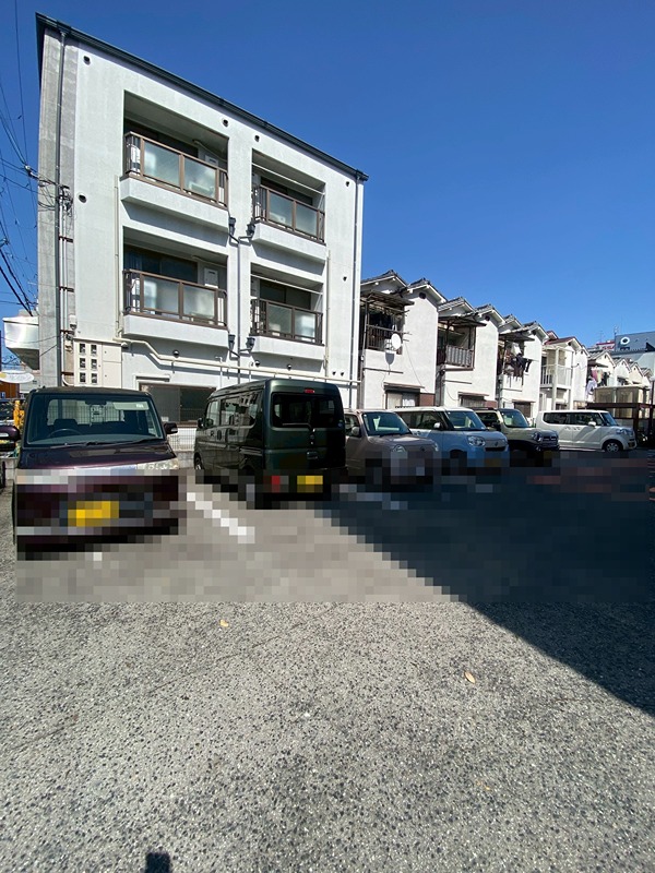 シャルム西之山 駐車場
