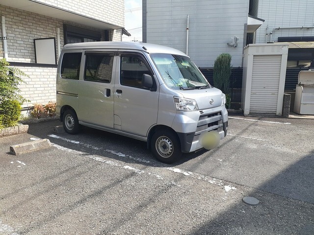 クローバーガーディング 駐車場