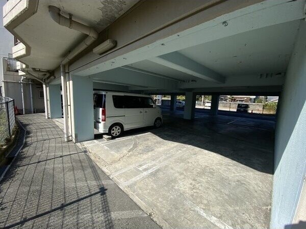 ライズワン河内長野レジデンス 駐車場