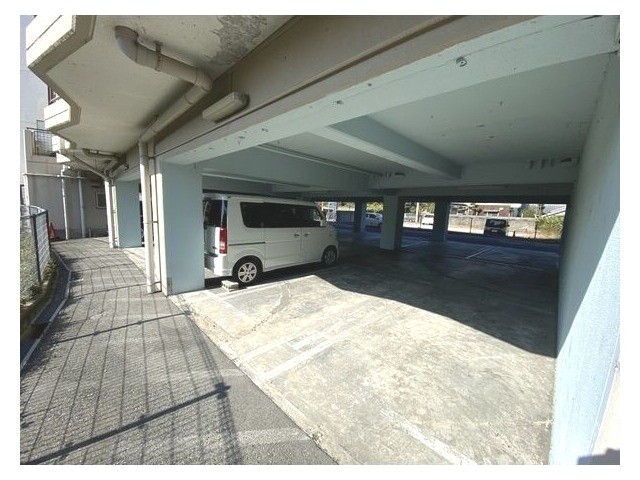 ライズワン河内長野レジデンス 駐車場