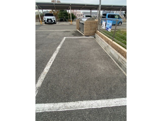 フジパレス奏 駐車場