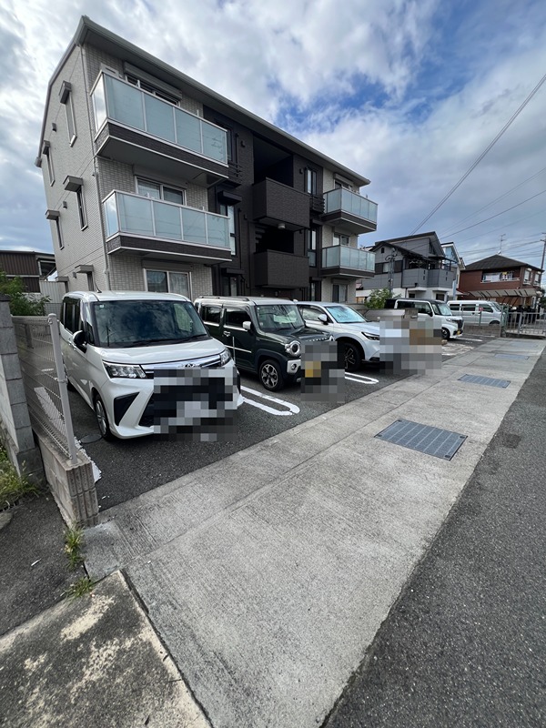 プランタン 駐車場