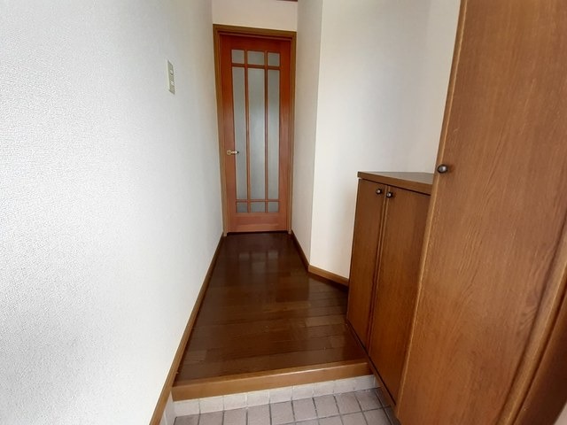 ペリプエストⅠ番館 玄関