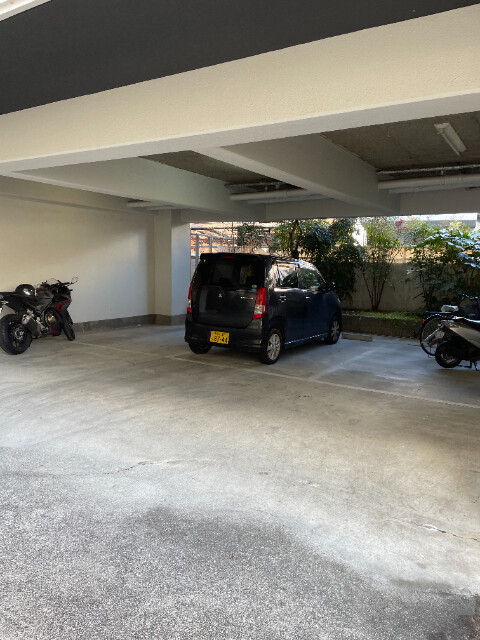 パイン北野田 駐車場