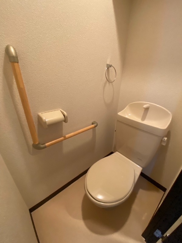 エステ・ラグーナ八番館 トイレ