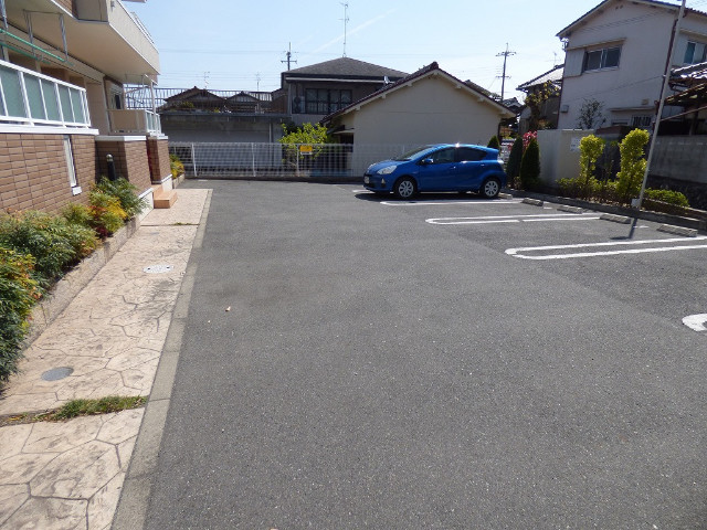 アプローズ 駐車場