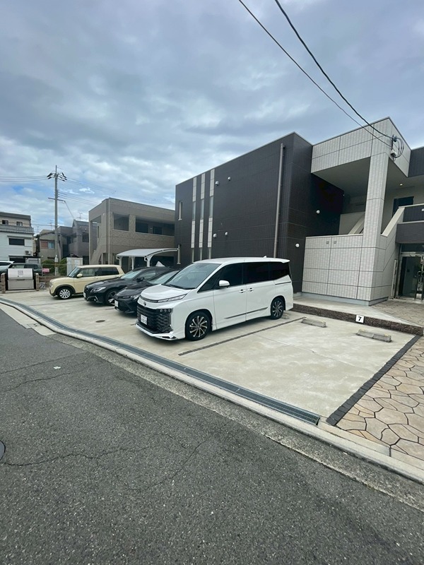 コンフォールヴィラⅢ 駐車場