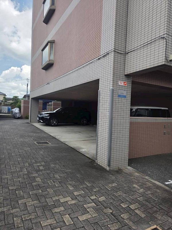 アーク・コート 駐車場