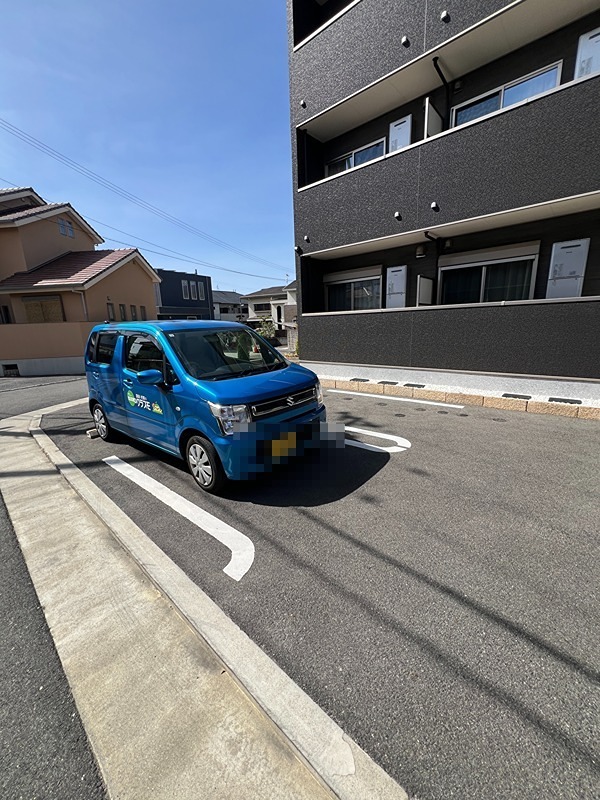サンプラザ金剛 駐車場