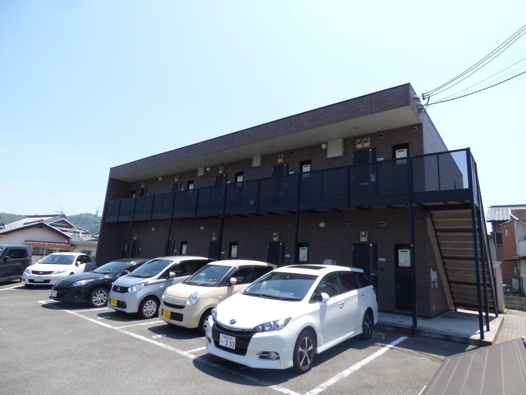 アンプルールクラージュサピエンス 駐車場