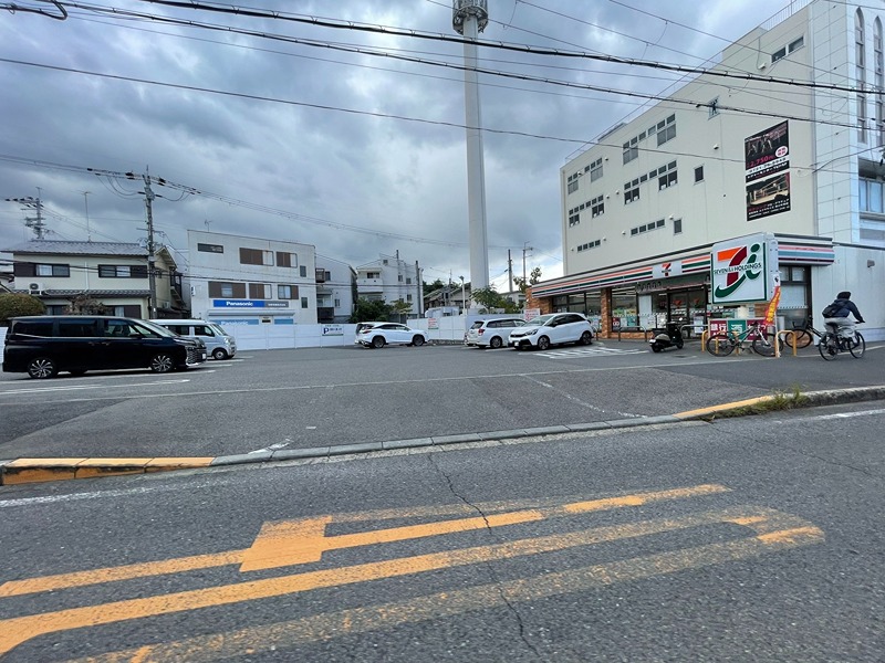 アンプルールクラージュサピエンス コンビニ