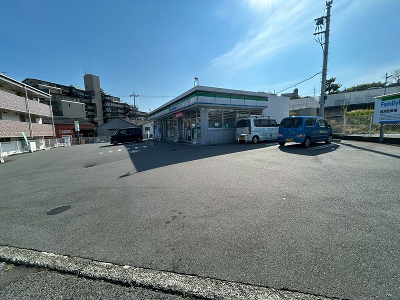 ヴィラ　ナカヤマ コンビニ