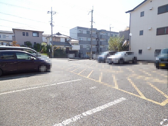 プレステージ三日市 駐車場