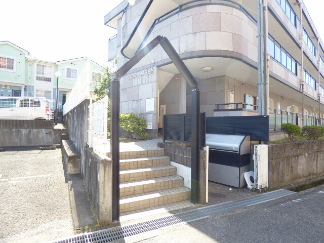 プレステージ三日市 エントランス