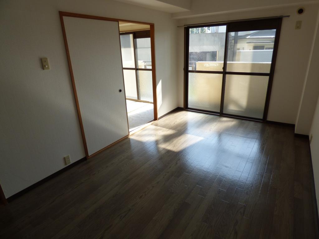 大阪府富田林市津々山台４丁目 リビング