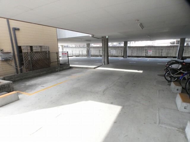 シティライフ川西 駐車場