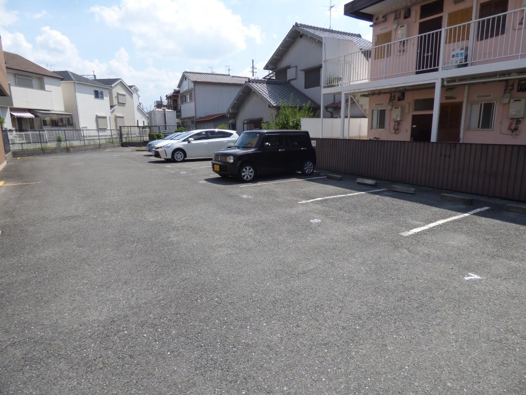 サントルドゥヴィラージュ 駐車場